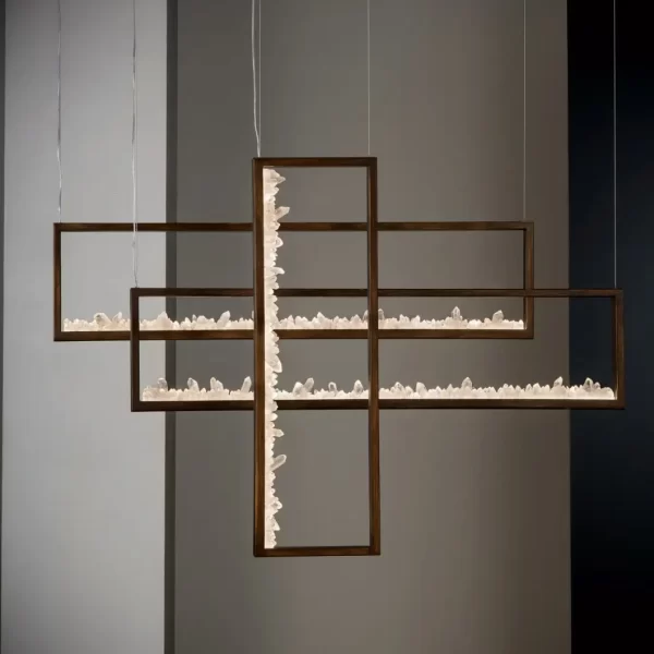 Quartz Pendant New York Aura Trio in dark silver leaf, focusing on geometric structure.